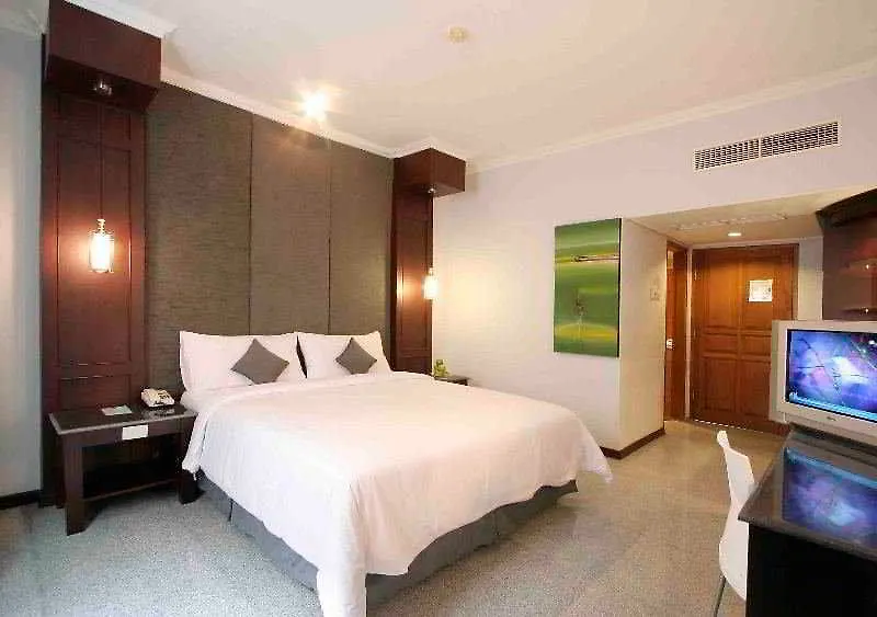 Famous Hotel Kuta Formerly Permata Kuta Hotel