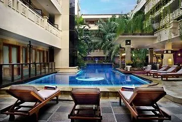 Famous Hotel Kuta Formerly Permata Kuta Hotel 3*, Kuta (Bali)