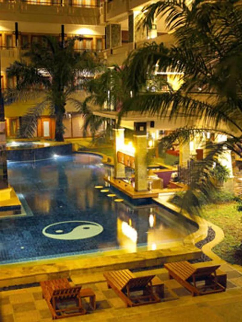 Famous Hotel Kuta Formerly Permata Kuta Hotel 3*, Kuta (Bali)